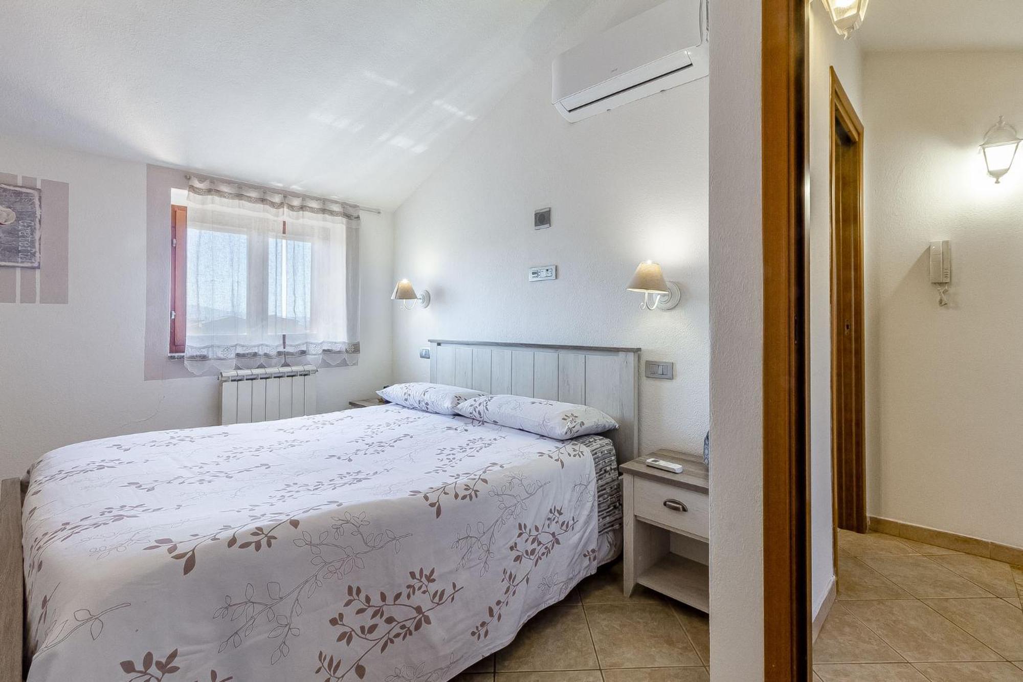 Charlotte Apartment - For Family And Groups Porto Torres Εξωτερικό φωτογραφία