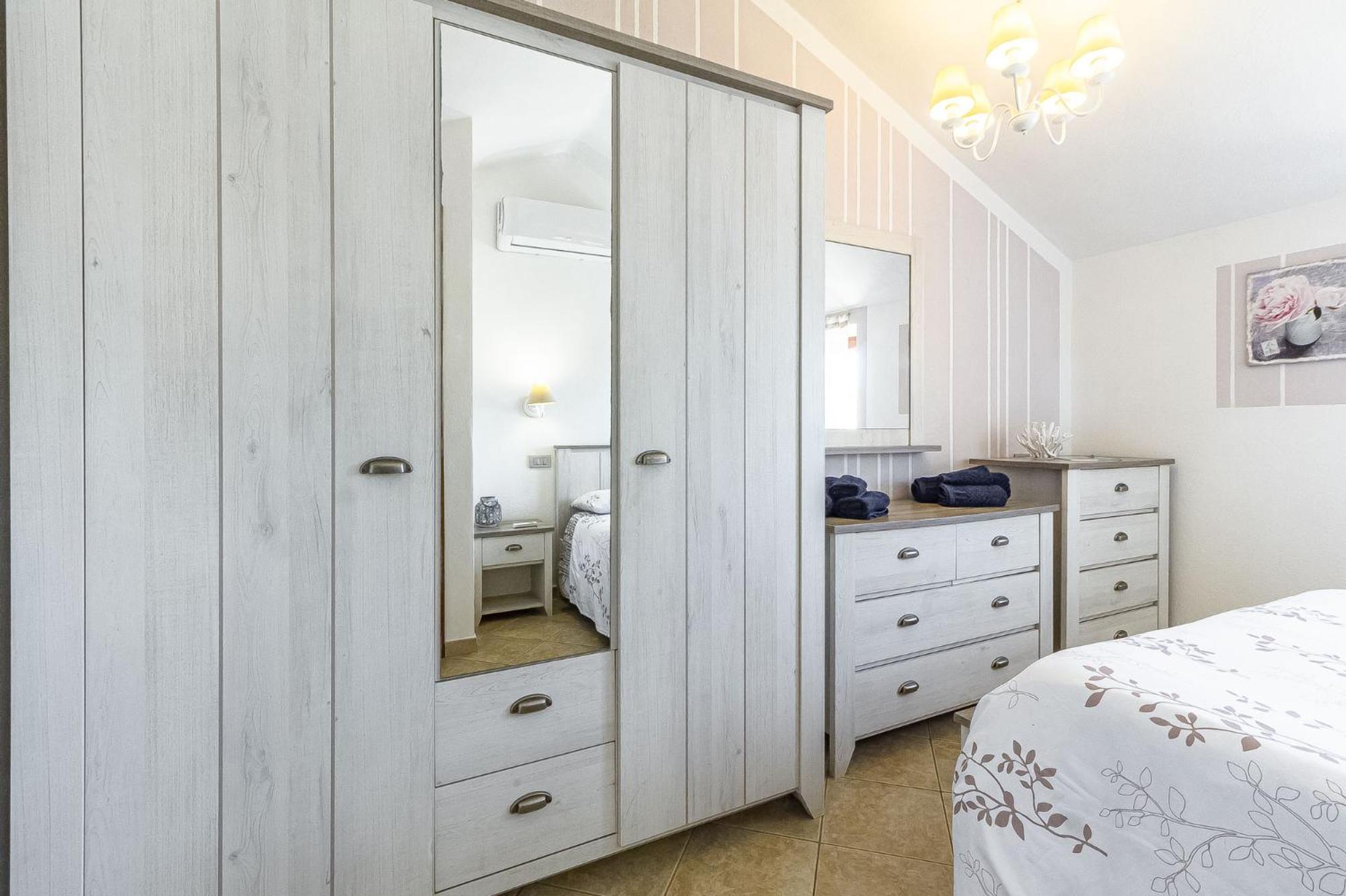 Charlotte Apartment - For Family And Groups Porto Torres Εξωτερικό φωτογραφία